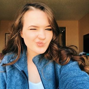 Meet your Posher, Hannah